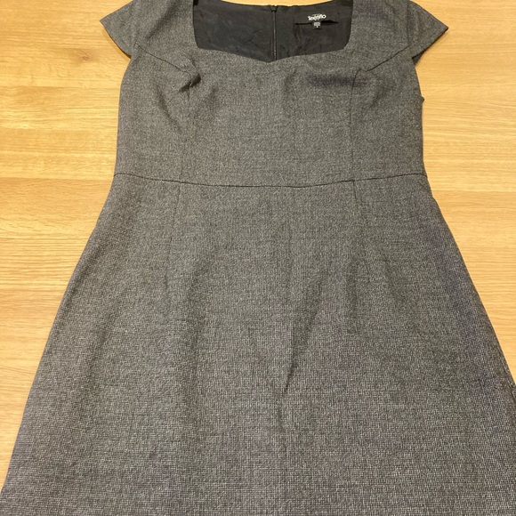 Beautiful dresses for sale - sizes 8 & 6. Selling each for $25 or all for $100. - Picture 3 of 5